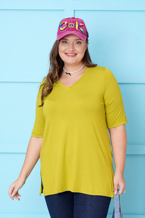 V-NECK BASIC FLOWING T-SHIRT