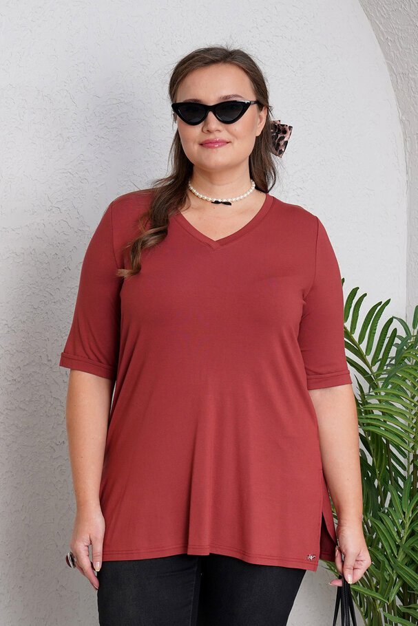 V-NECK BASIC FLOWING T-SHIRT