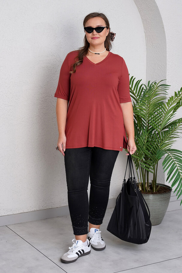 V-NECK BASIC FLOWING T-SHIRT