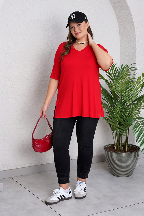 V-NECK BASIC FLOWING T-SHIRT