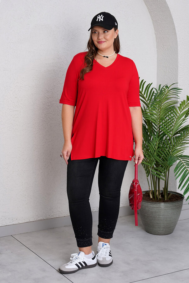 V-NECK BASIC FLOWING T-SHIRT
