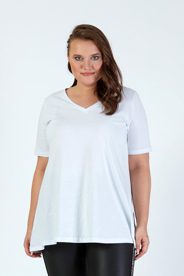 V-NECK BASIC T-SHIRT