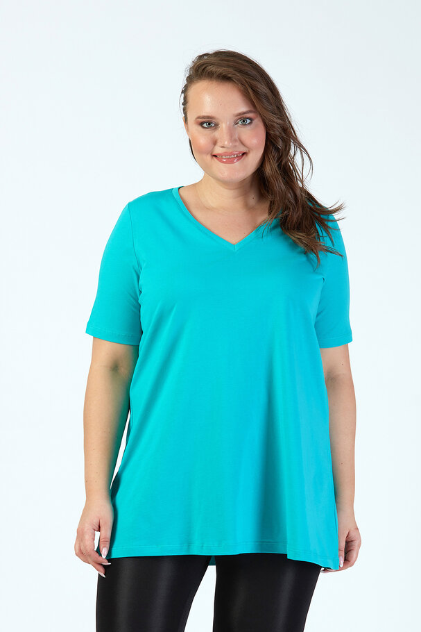 V-NECK BASIC T-SHIRT