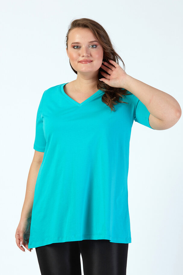V-NECK BASIC T-SHIRT