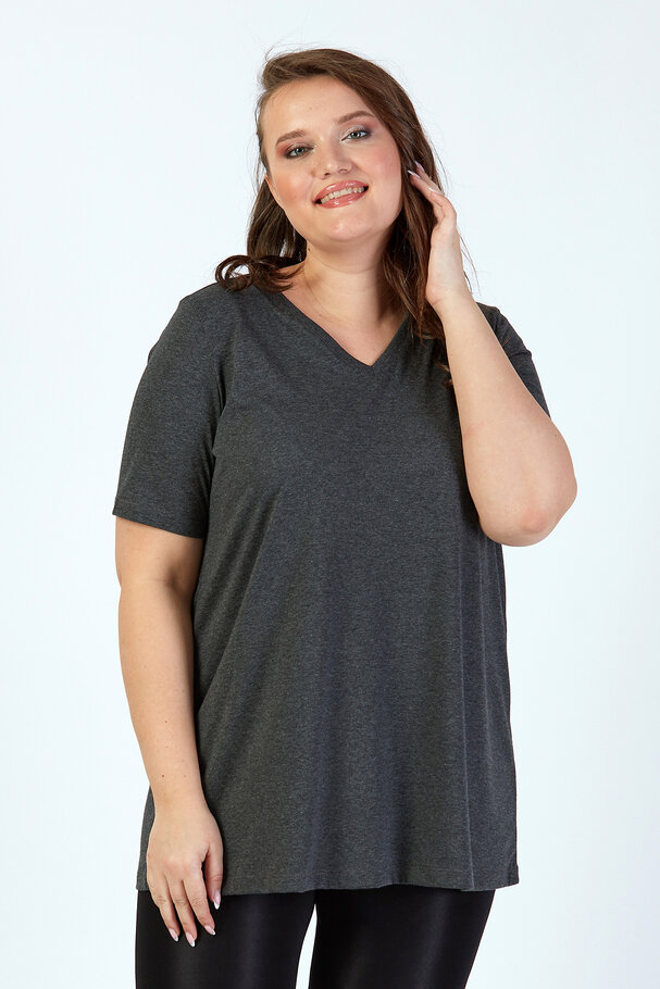 V-NECK BASIC T-SHIRT