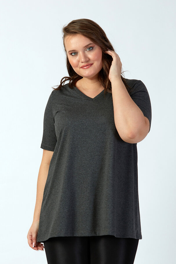 V-NECK BASIC T-SHIRT