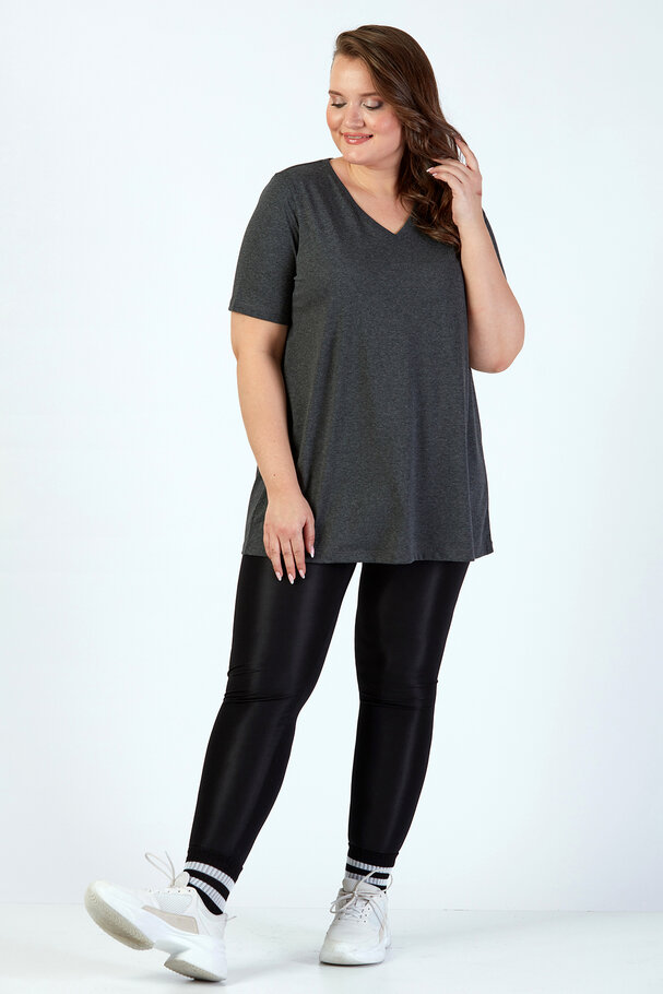 V-NECK BASIC T-SHIRT