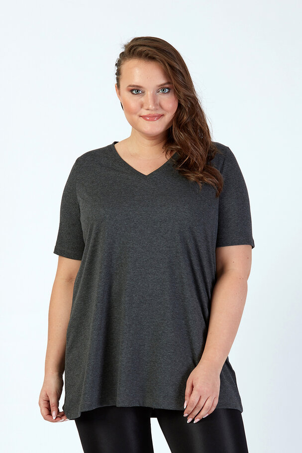 V-NECK BASIC T-SHIRT