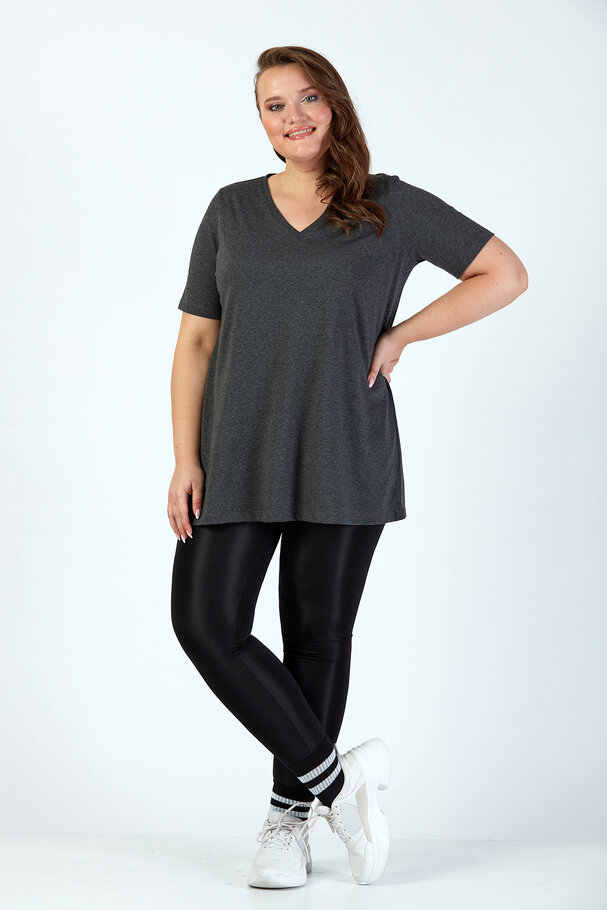 V-NECK BASIC T-SHIRT