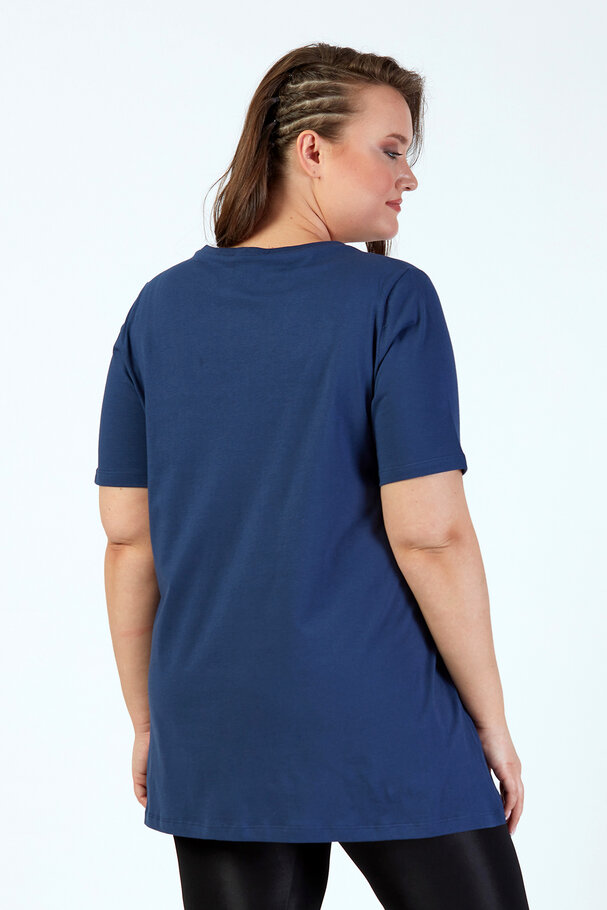 V-NECK BASIC T-SHIRT