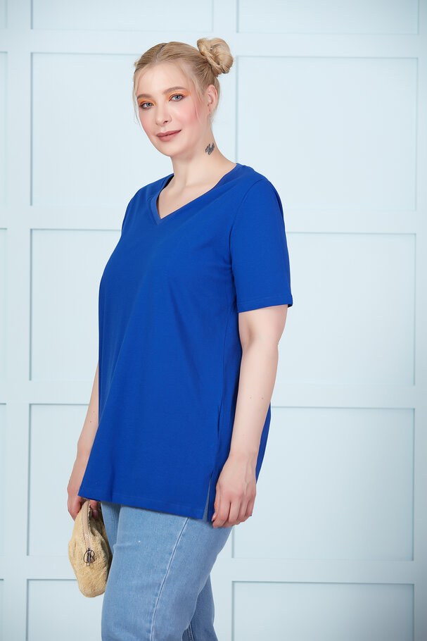 V-NECK BASIC T-SHIRT