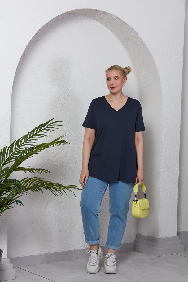 V-NECK BASIC T-SHIRT