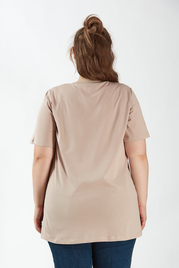 V-NECK BASIC T-SHIRT