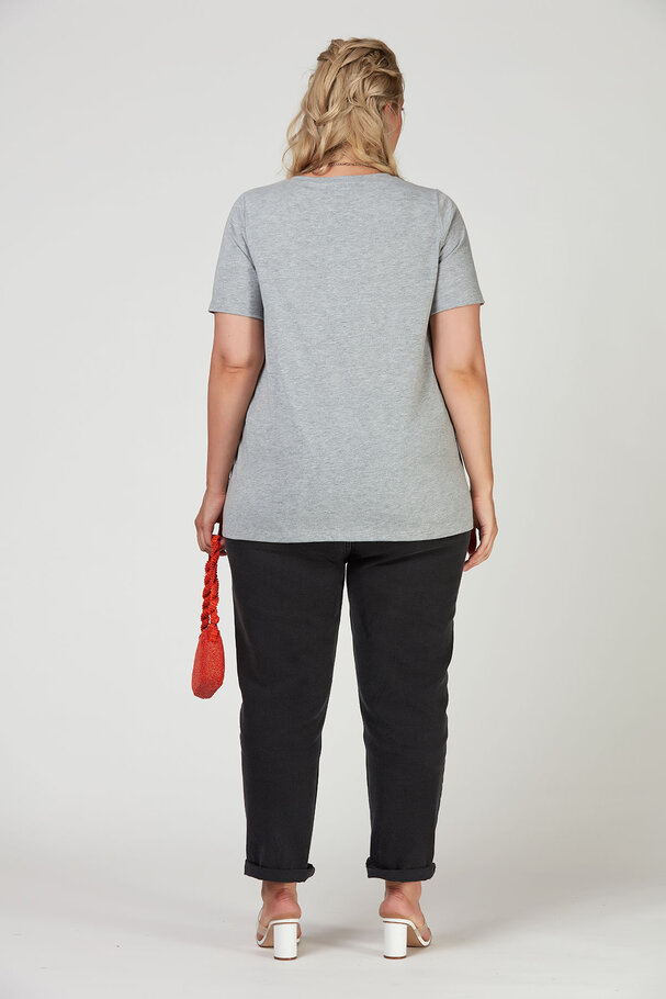 V-NECK BASIC T-SHIRT