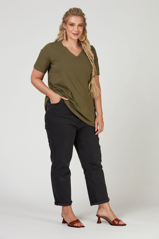 V-NECK BASIC T-SHIRT