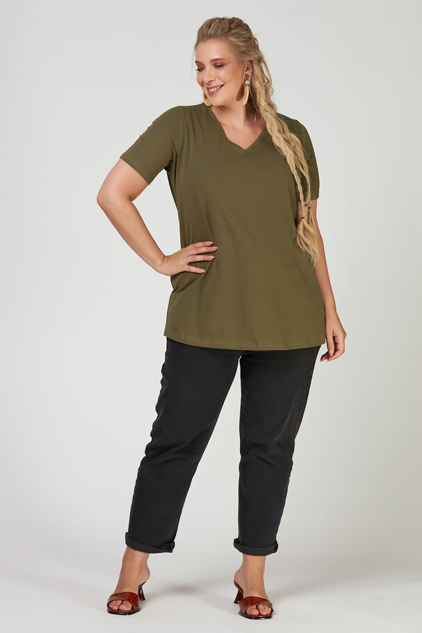V-NECK BASIC T-SHIRT