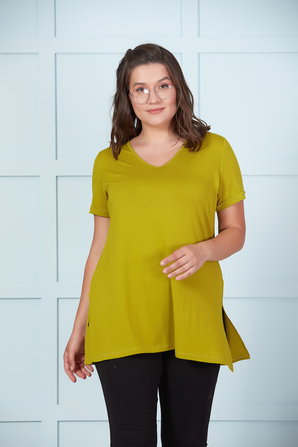 V-NECK BASIC T-SHIRT WITH VENTS