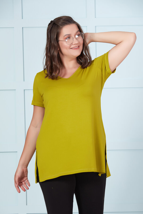 V-NECK BASIC T-SHIRT WITH VENTS