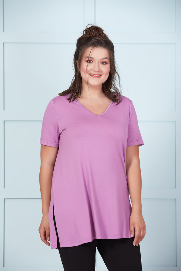 V-NECK BASIC T-SHIRT WITH VENTS