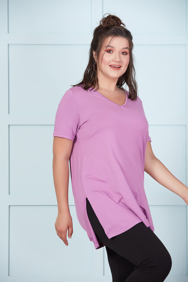 V-NECK BASIC T-SHIRT WITH VENTS