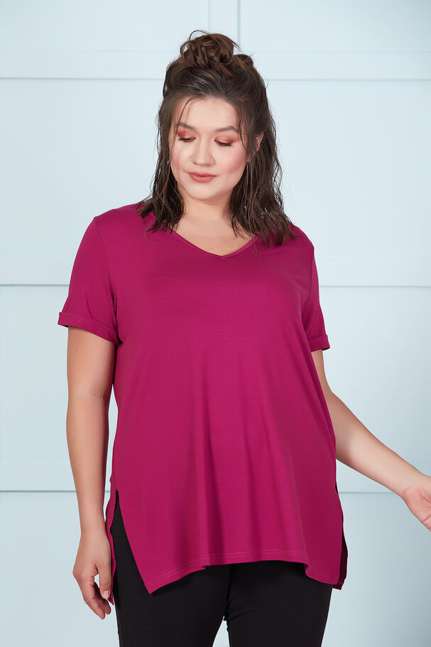 V-NECK BASIC T-SHIRT WITH VENTS