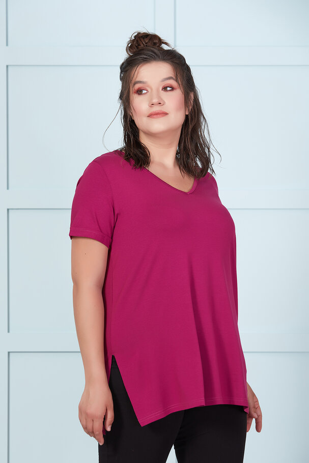 V-NECK BASIC T-SHIRT WITH VENTS