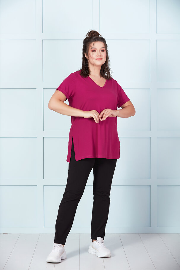 V-NECK BASIC T-SHIRT WITH VENTS