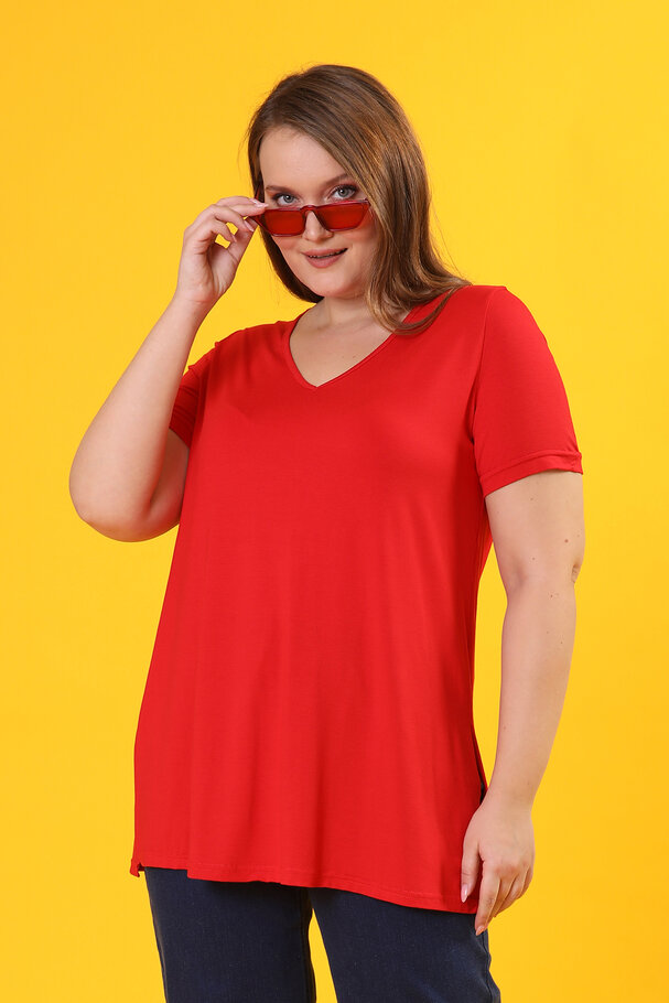 V-NECK BASIC T-SHIRT WITH VENTS