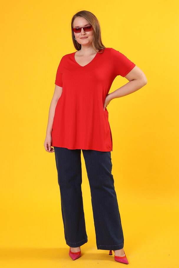 V-NECK BASIC T-SHIRT WITH VENTS