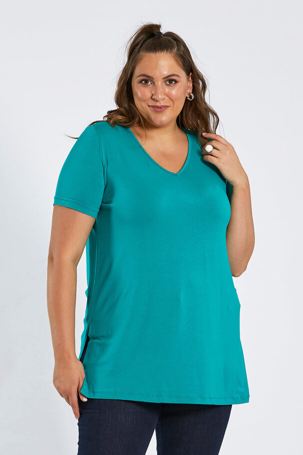 V-NECK BASIC T-SHIRT WITH VENTS