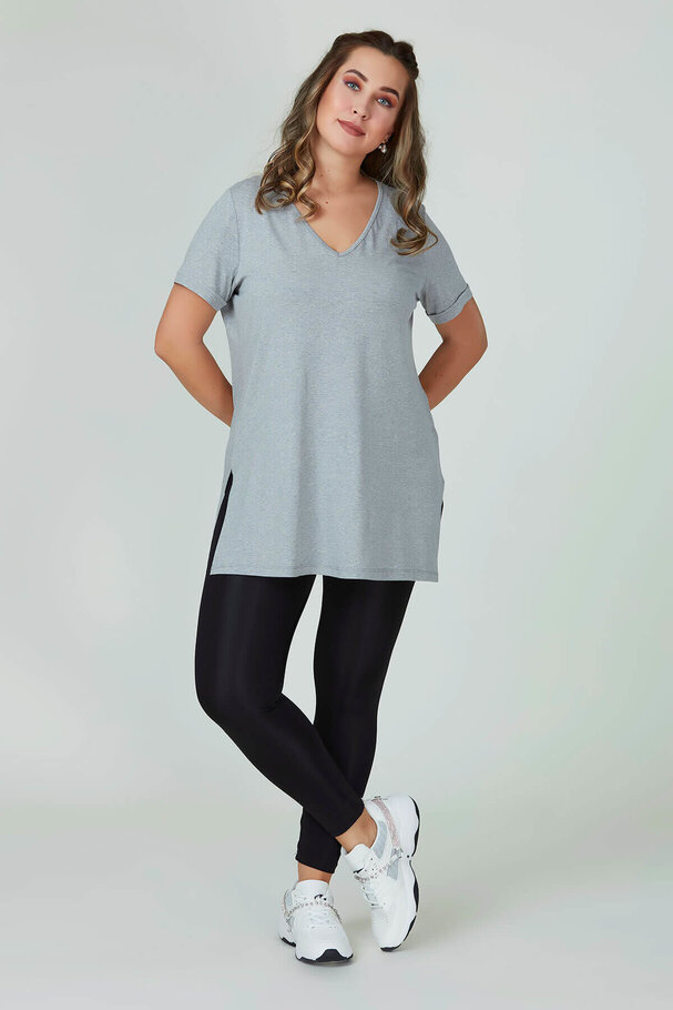 V-NECK BASIC T-SHIRT WITH VENTS