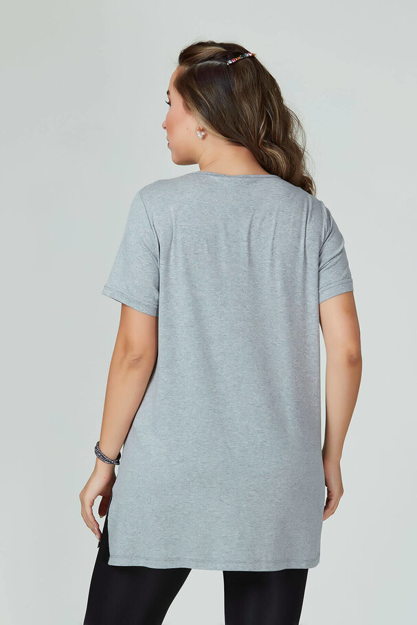 V-NECK BASIC T-SHIRT WITH VENTS