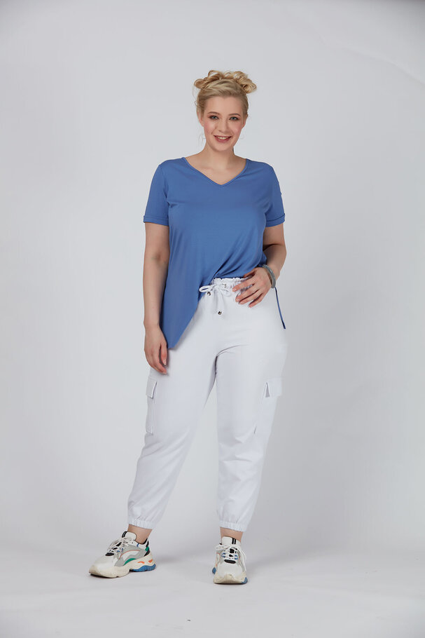 V-NECK BASIC T-SHIRT WITH VENTS