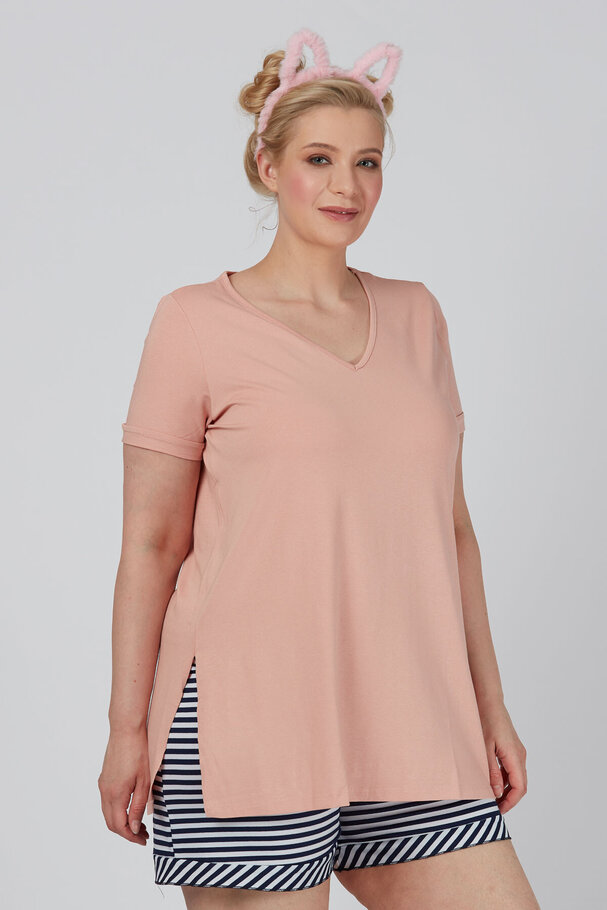 V-NECK BASIC T-SHIRT WITH VENTS