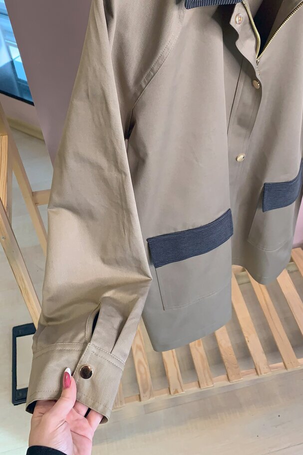 VELVET DETAILED TRENCH COAT