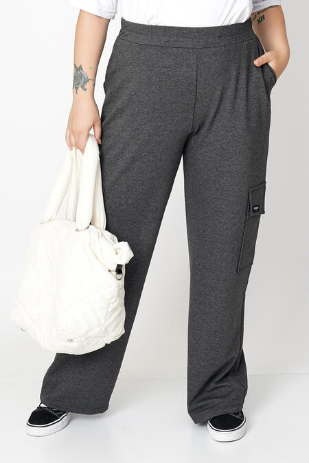  - WIDE-LEG CARGO TROUSERS (1)