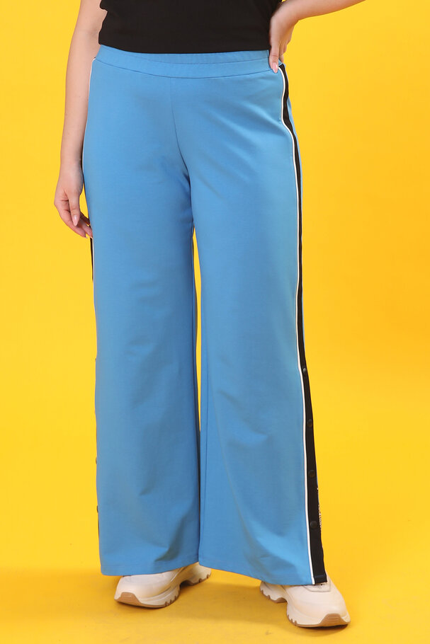 WIDE-LEG JOGGER WITH SNAP-BUTTON DETAIL