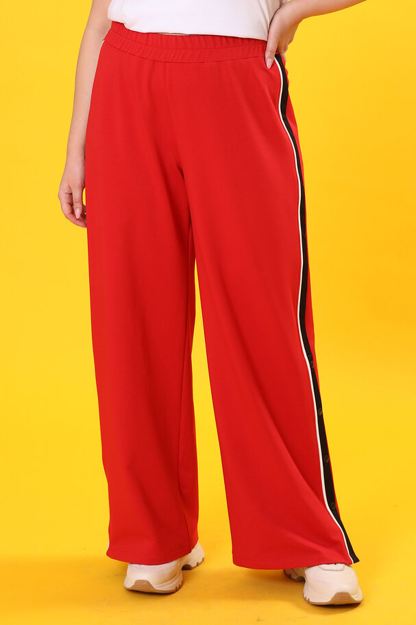 WIDE-LEG JOGGER WITH SNAP-BUTTON DETAIL