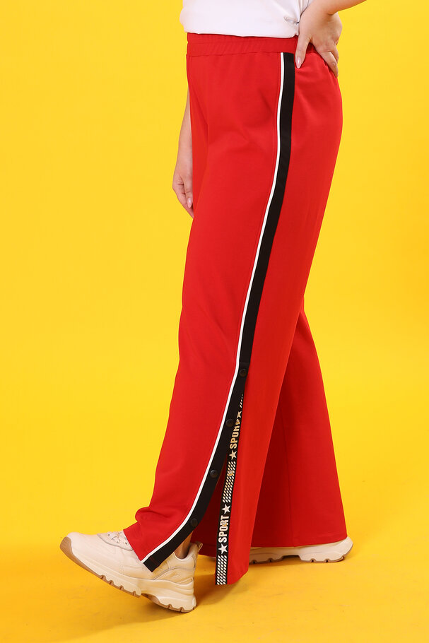 WIDE-LEG JOGGER WITH SNAP-BUTTON DETAIL