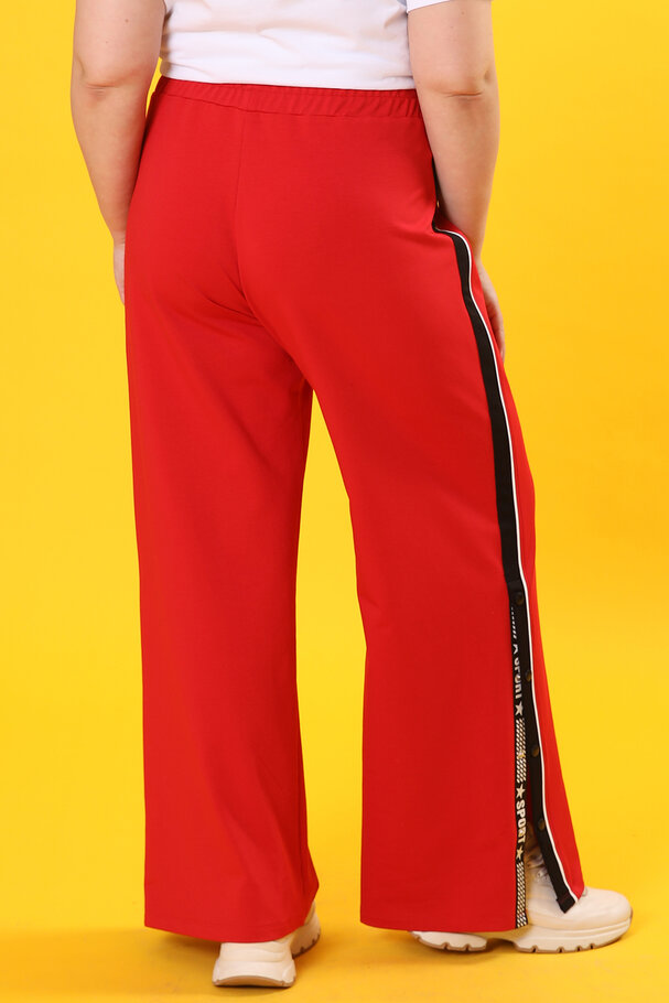 WIDE-LEG JOGGER WITH SNAP-BUTTON DETAIL