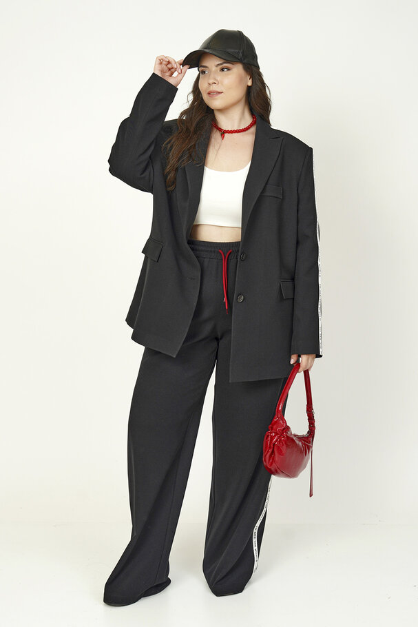 WIDE-LEG PANTS WITH SIDE STRIPE DETAIL