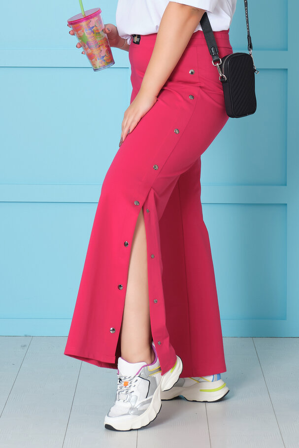 WIDE-LEG JOGGER WITH SNAP-BUTTON DETAIL