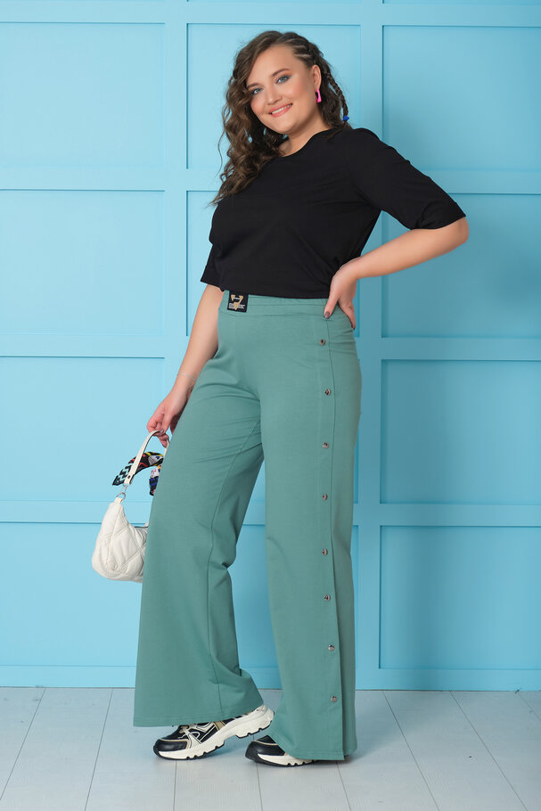 WIDE-LEG JOGGER WITH SNAP-BUTTON DETAIL