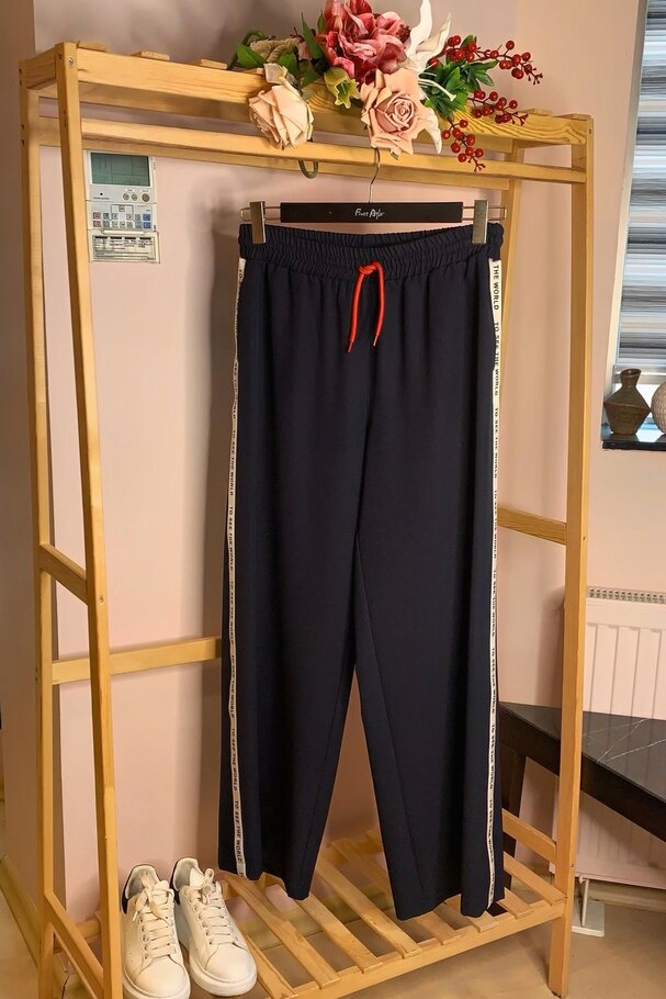 YANI ŞERİTLİ GENİŞ PAÇA PANTOLON