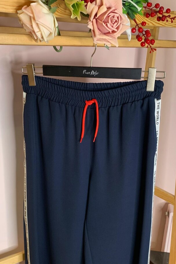 YANI ŞERİTLİ GENİŞ PAÇA PANTOLON